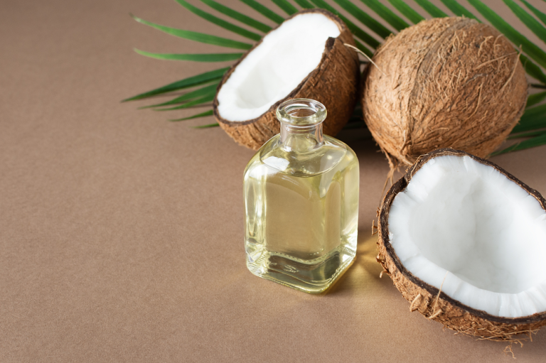 Est-ce que l&rsquo;huile de coco est bonne pour les cheveux ?