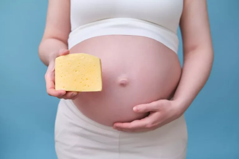 Parmesan enceinte : peut-on en manger sans danger pendant la grossesse ?