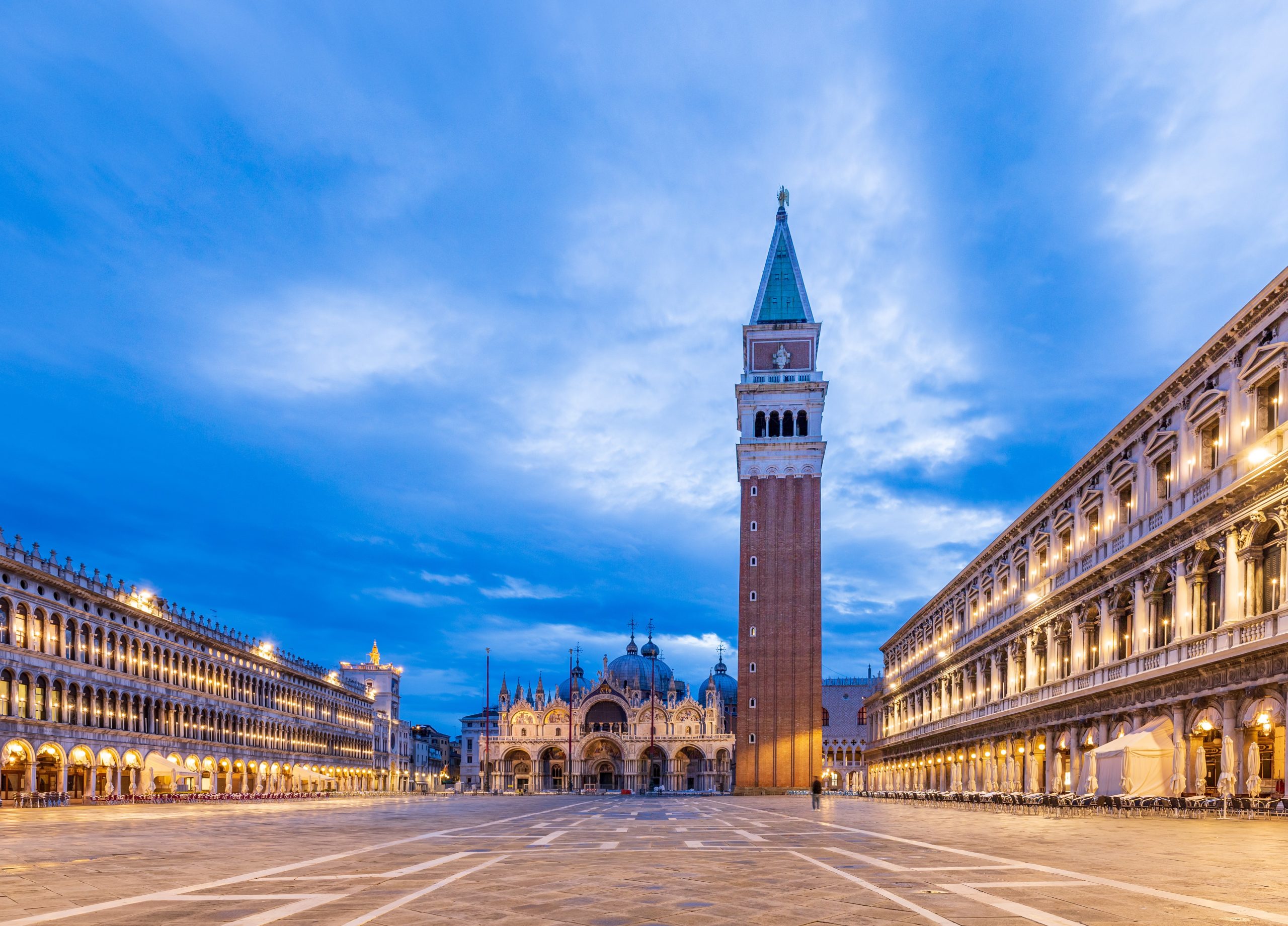 imgi_157_Piazza_San_Marco_(Venice)_at_night-msu-2021-6449-